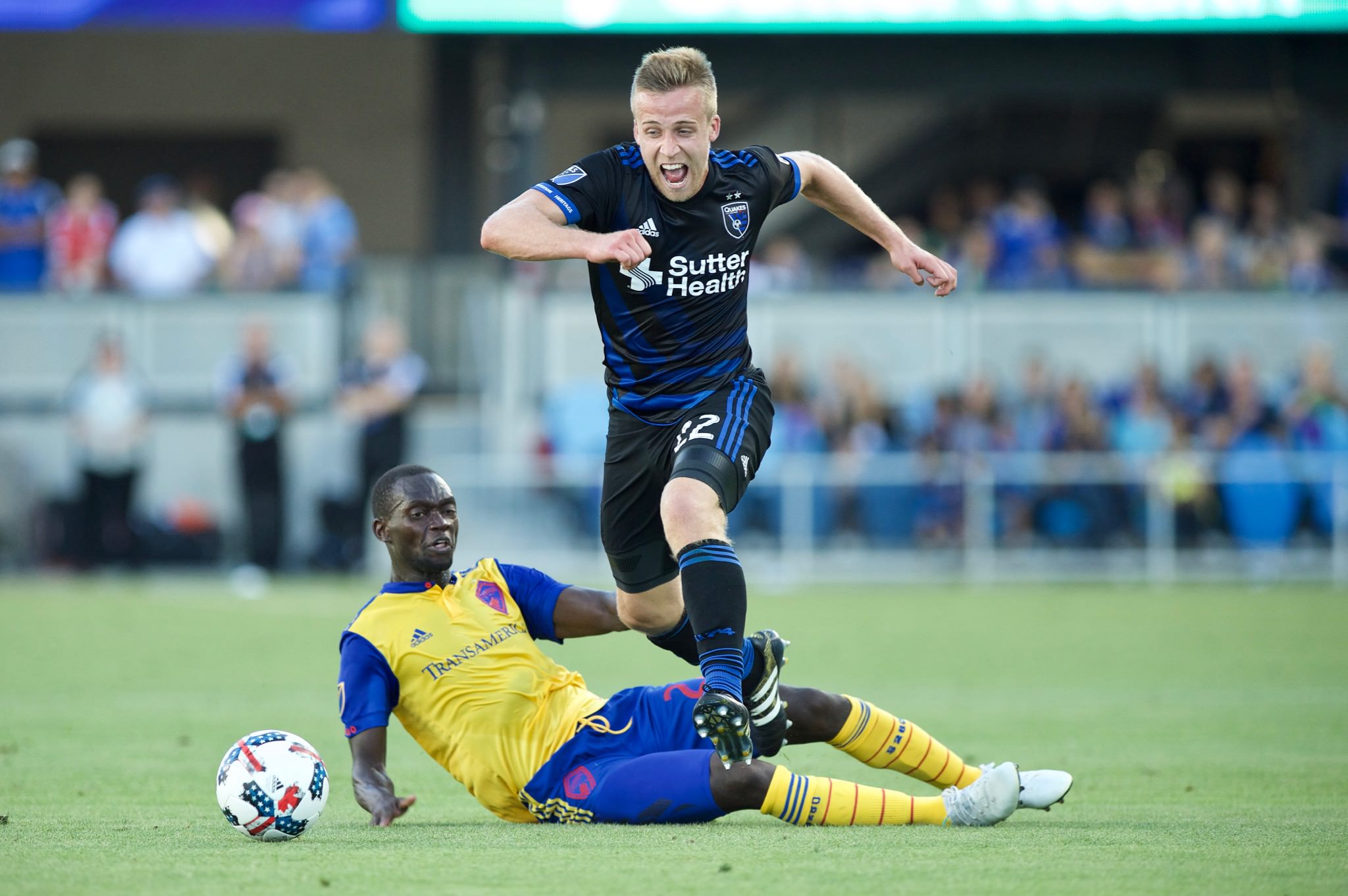 综合来看 综合来看